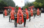 自治区隆重举行烈士纪念日向人民英雄敬献花篮仪式 - 内蒙古新闻网