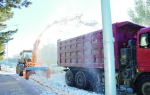 乌兰浩特市首辆“抛雪机”上路 - 正北方网