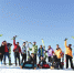 滑雪爱好者尽情享受冰雪快乐 - 正北方网