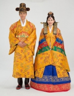 各国新娘传统服饰原来是这样，中式嫁衣太惊艳 - 正北方网