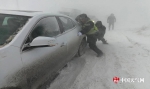内蒙古强降雪致200多人被困公路 - Nmgcb.Com.Cn