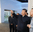 2018年6月13日，习近平在山东烟台考察。这是他在万华烟台工业园听取企业基本情况介绍，察看核心产品展示。图片来源：新华社 - 正北方网