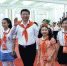 2015年6月1日，习近平在北京人民大会堂亲切会见中国少年先锋队第七次全国代表大会全体代表。新华社记者王晔摄 - 正北方网